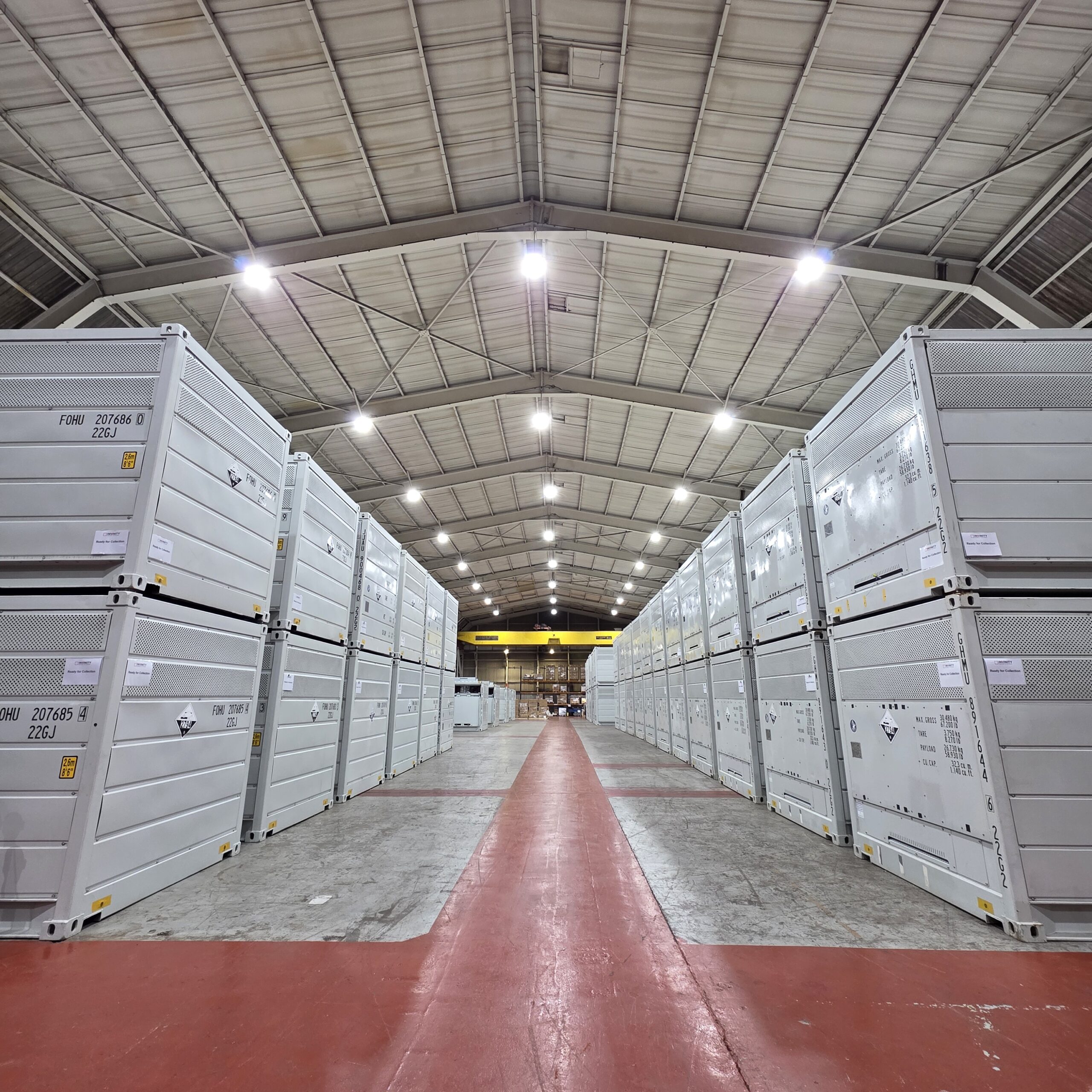 Guests inspecting an Invinity ENDURIUM VFB in the Pender St facility in Vancouver