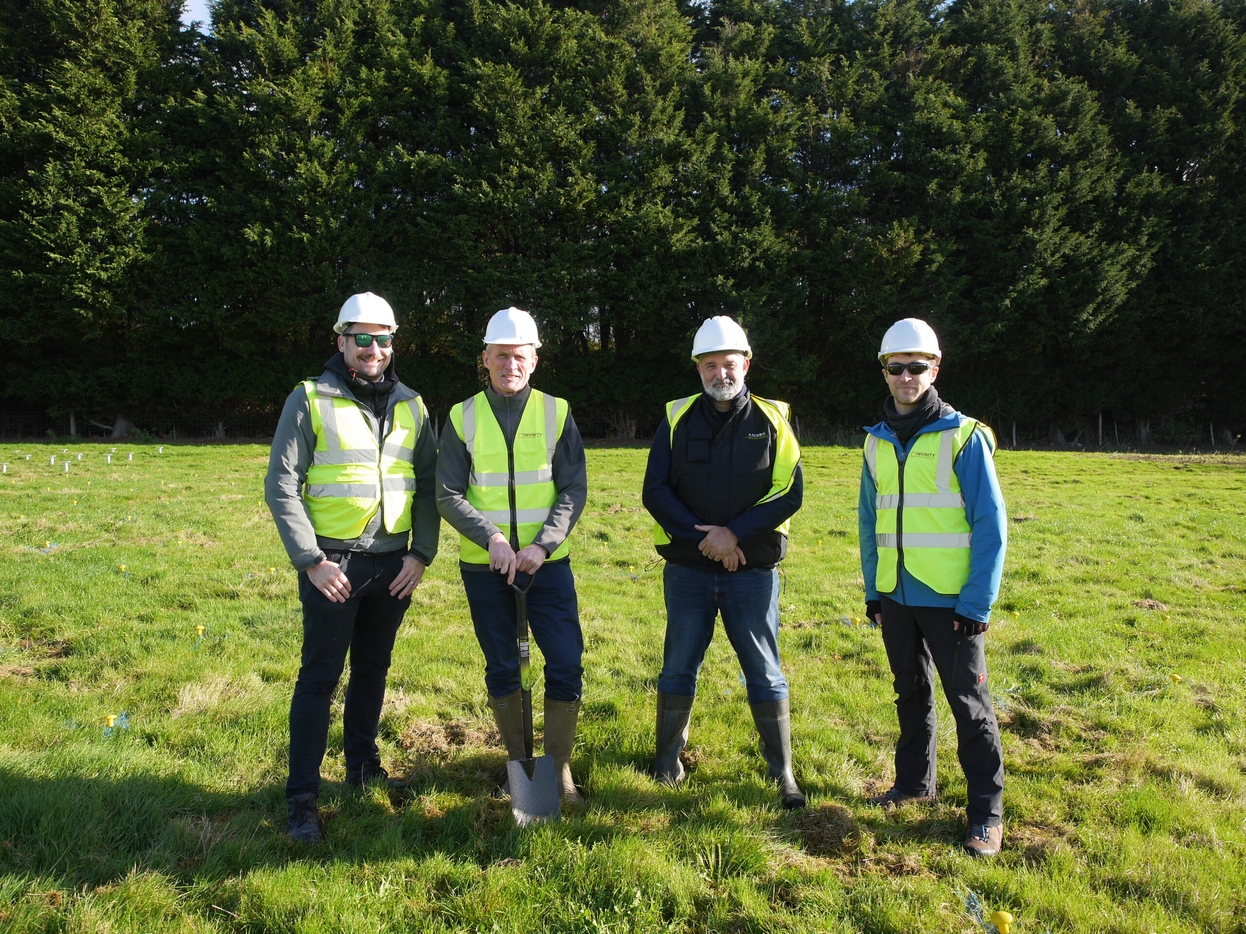 Guests inspecting an Invinity ENDURIUM VFB in the Pender St facility in Vancouver